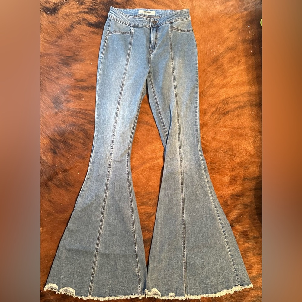 Rock N Roll Ladies High Rise Front Seam Button Bargain Bell, size 27x36